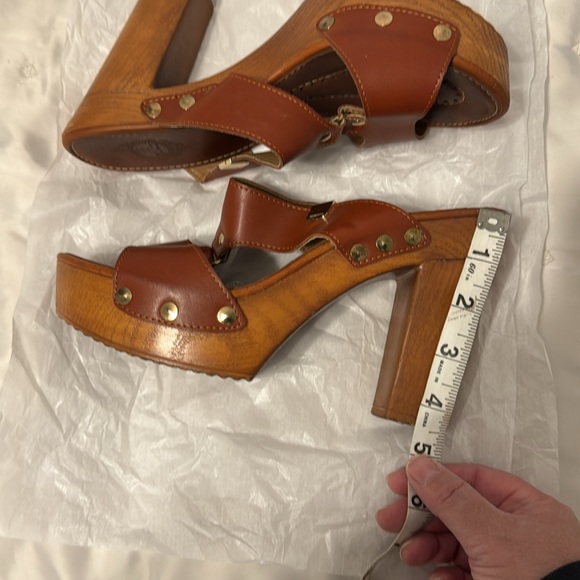 Brown platform Dutch style sandal 8 - Picture 6 of 9